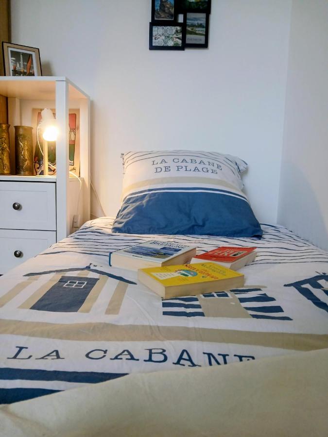 Basic Driepersoonskamer met Gedeelde Badkamer