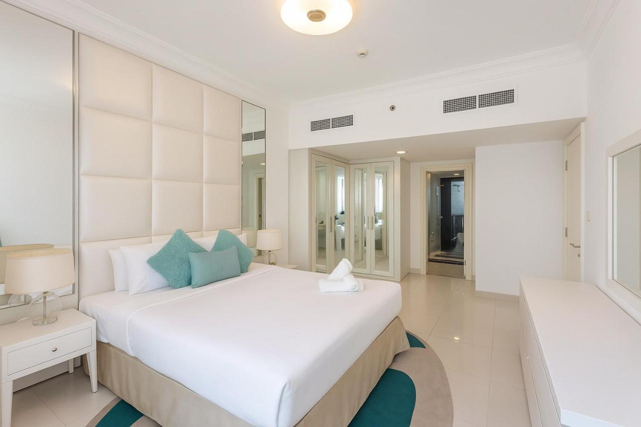 LUX 1 bed flat with Burj Khalifa View - 3 minute walk to Dubai Mall - Best Location - Best Balcony View - B&B Dubái