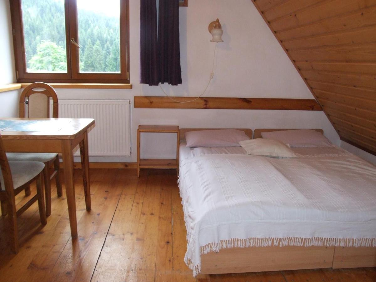 Chambre Double avec Salle de Bains Commune