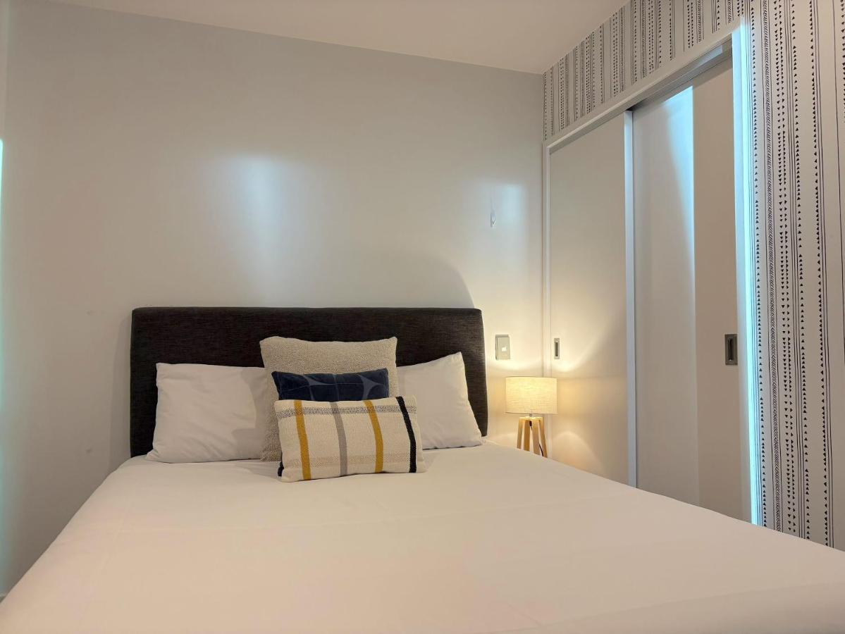 Two-Bedroom Deluxe Apartment with Balcony