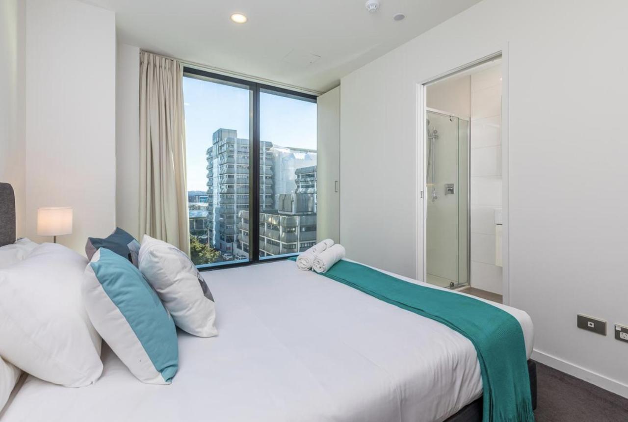 Two-Bedroom Apartment with Balcony and Sea View