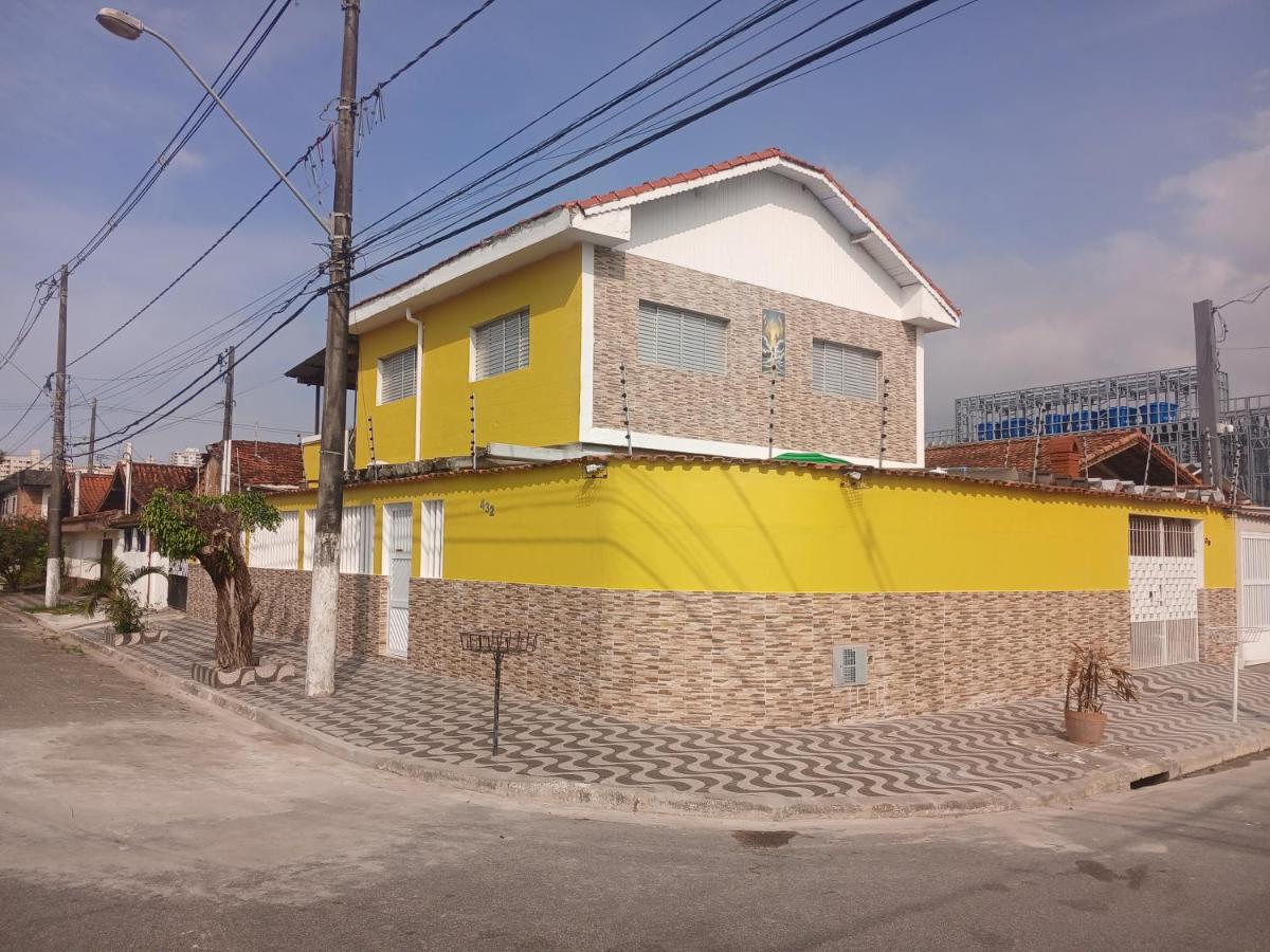 Casa com piscina praia grande Beach House - B&B Praia Grande