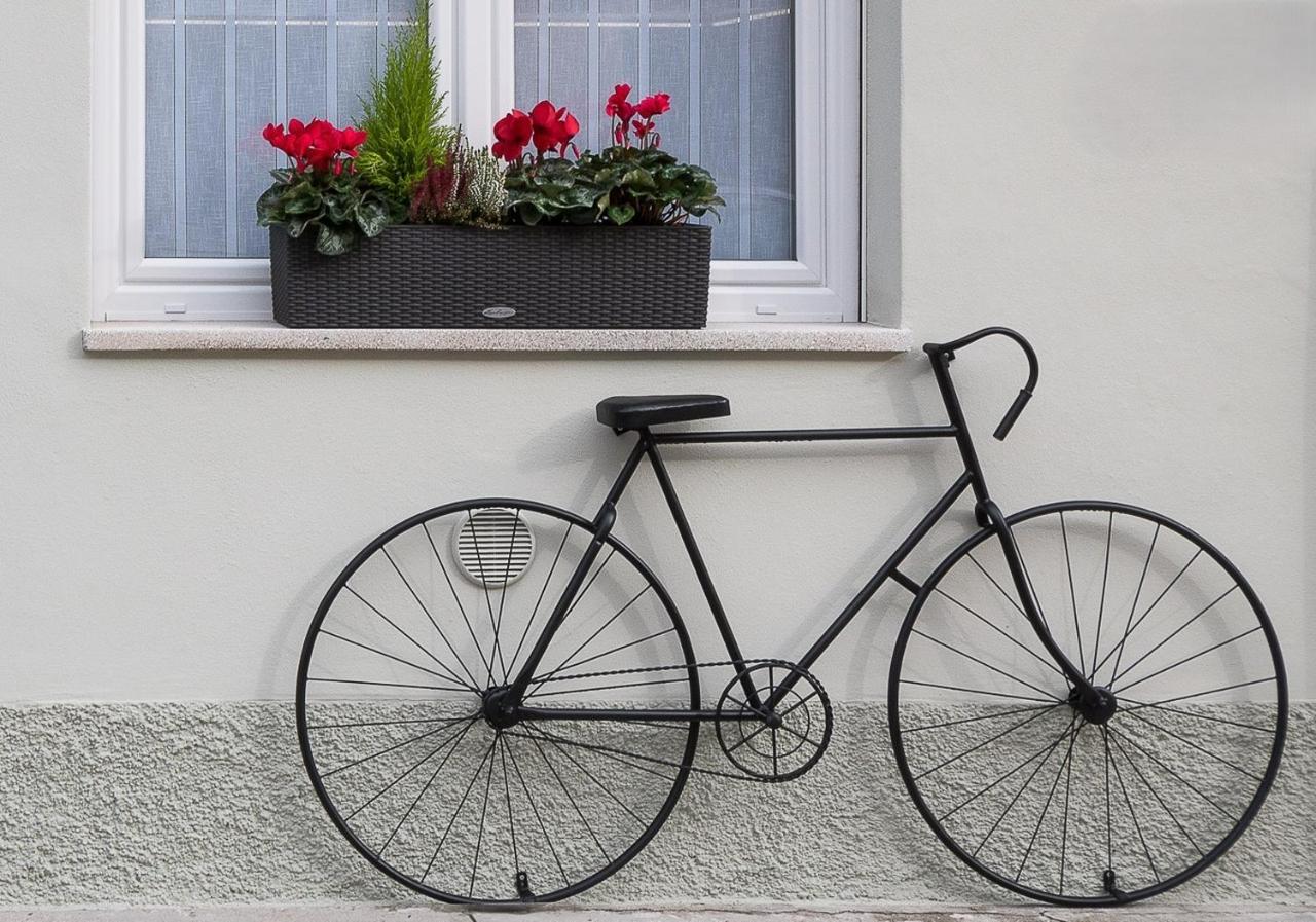 ZONA 30 Bike Guesthouse - B&B Palmanova
