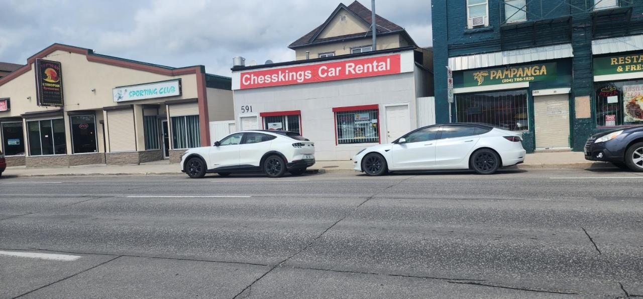 Chesskings Guests House - Bed and Breakfast Winnipeg