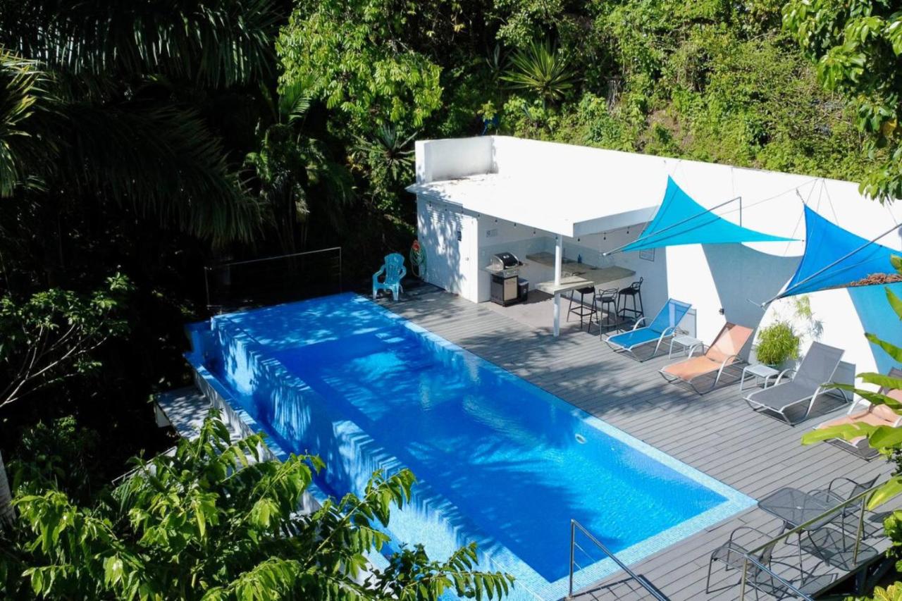 Lapa Roja, 2BR Ocean View Apartment in Villa Mar y Sol, Nature - B&B Manuel Antonio