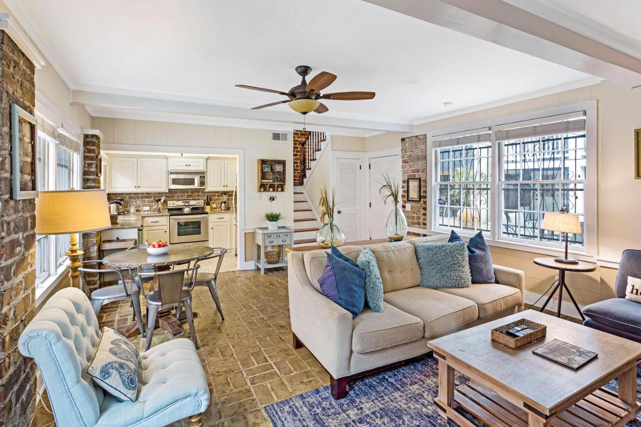 Charlton House by Lucky Savannah - B&B Savannah