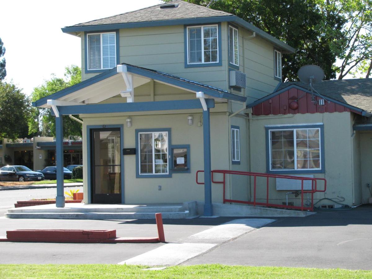 North Bay Inn Santa Rosa - Bed and Breakfast