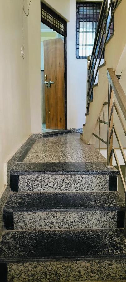 Foreverstay by Olyver Homestay - B&B Agra