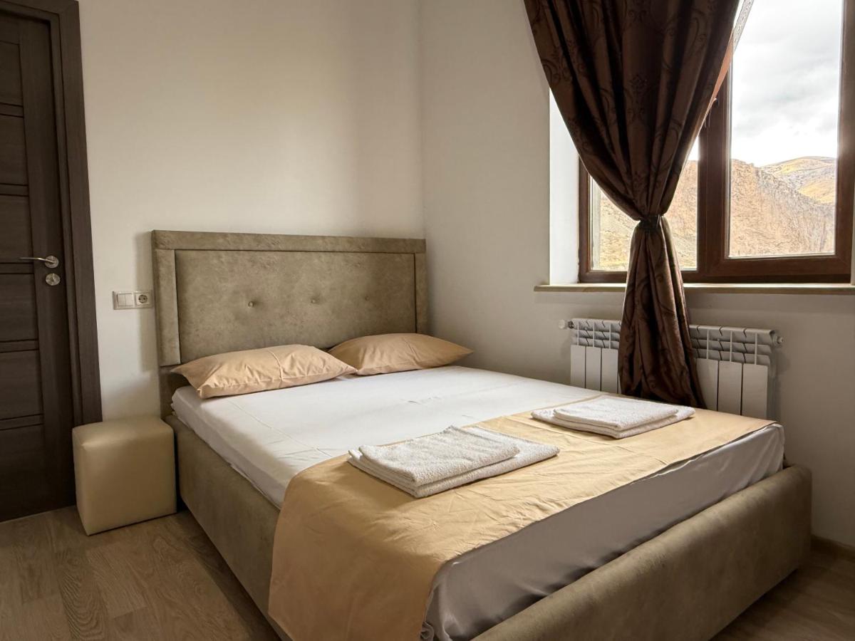 Familiekamer met Uitzicht op de Bergen