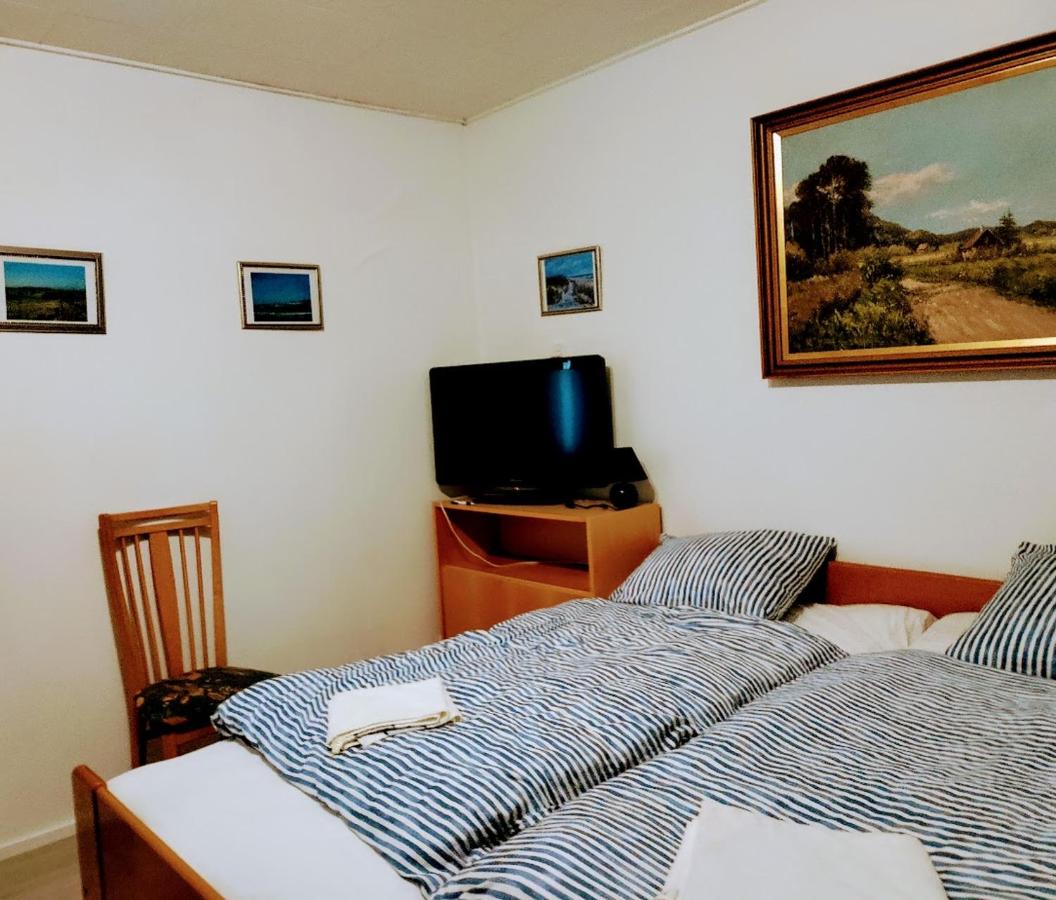 Camera Matrimoniale con Bagno in Comune