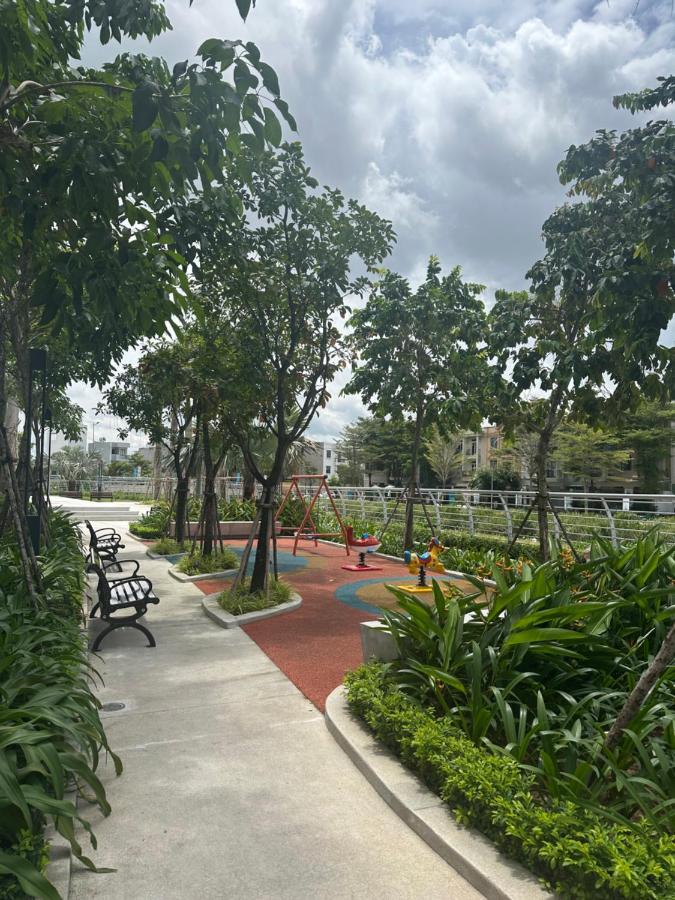 MT Eastmark city serviced room-apartment - Bed and Breakfast Ho Chi Minhstad