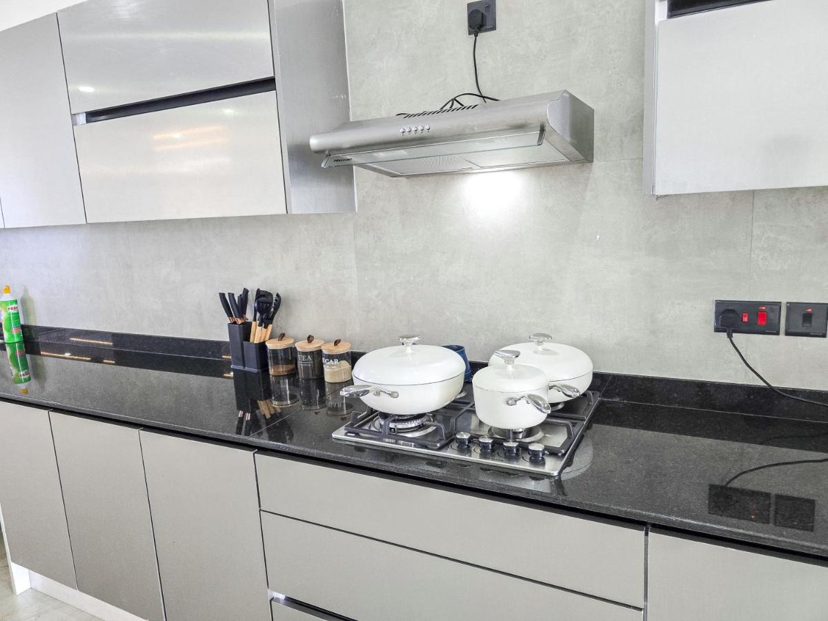 Semo's Aqua luxury 6 bedrooms Penthouse sea views - Chambres d’hôtes Mombasa