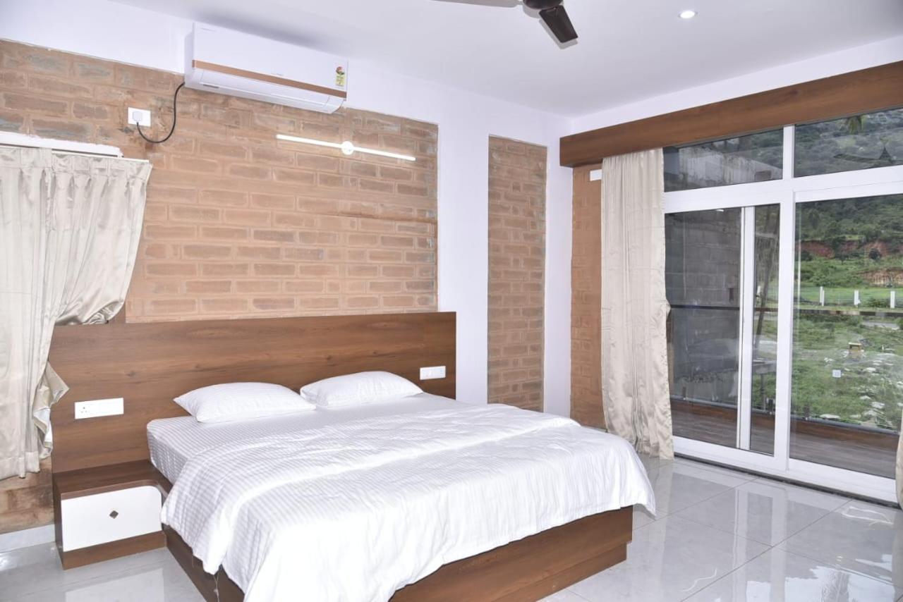 Brick House at Nandi - B&B Bengaluru