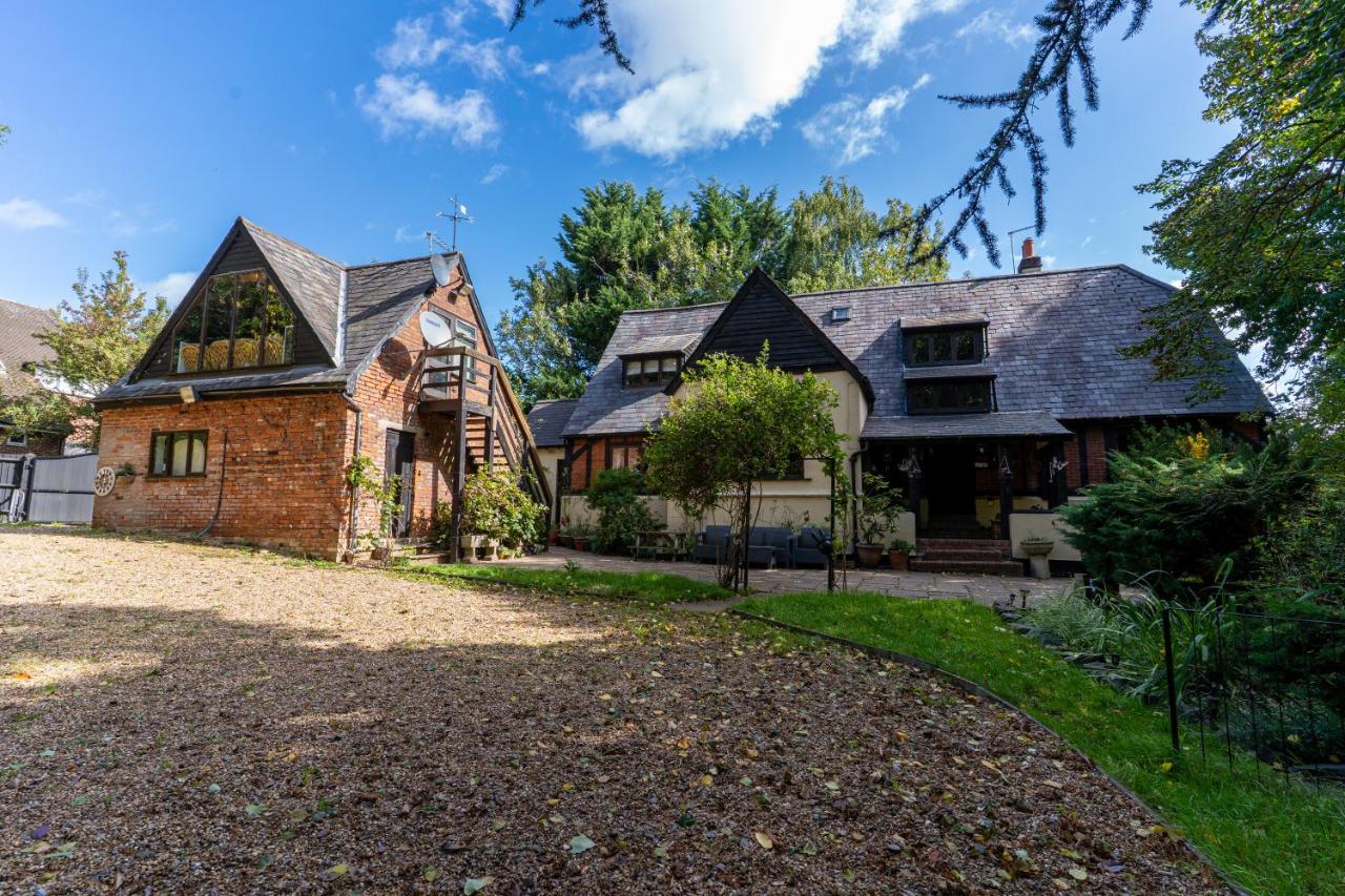 600 Year Old Toddbrook Barn Sleeps 11 - B&B Great Parndon