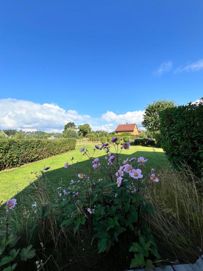 Romslig enebolig i Grimstad - B&B Grimstad