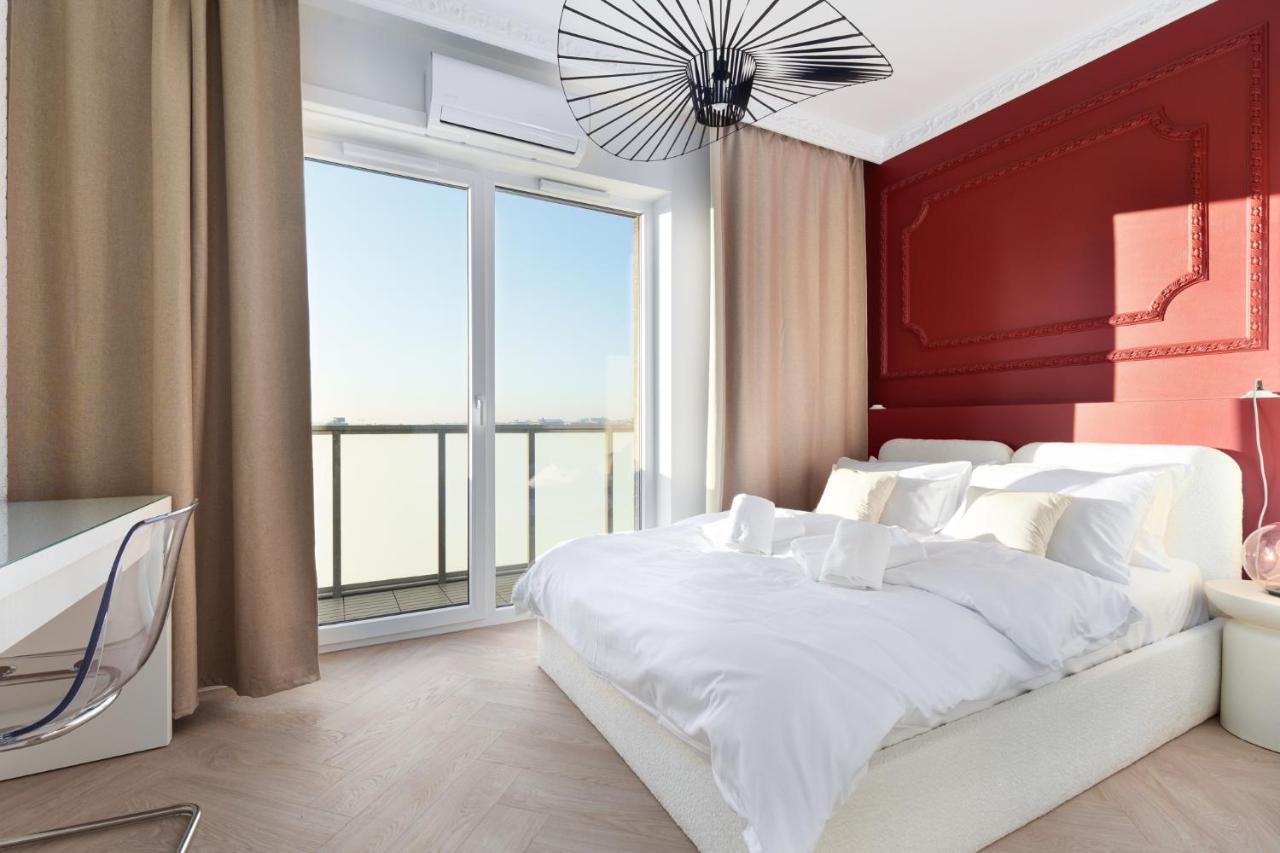 Apartamento de 1 Dormitorio con balcón y vistas a la ciudad