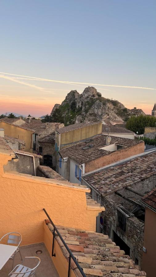 Apartamento con vistas y balcón