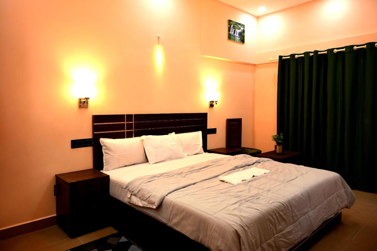 Zayana Gardens Family Private Room - Ferienwohnung Anaikal