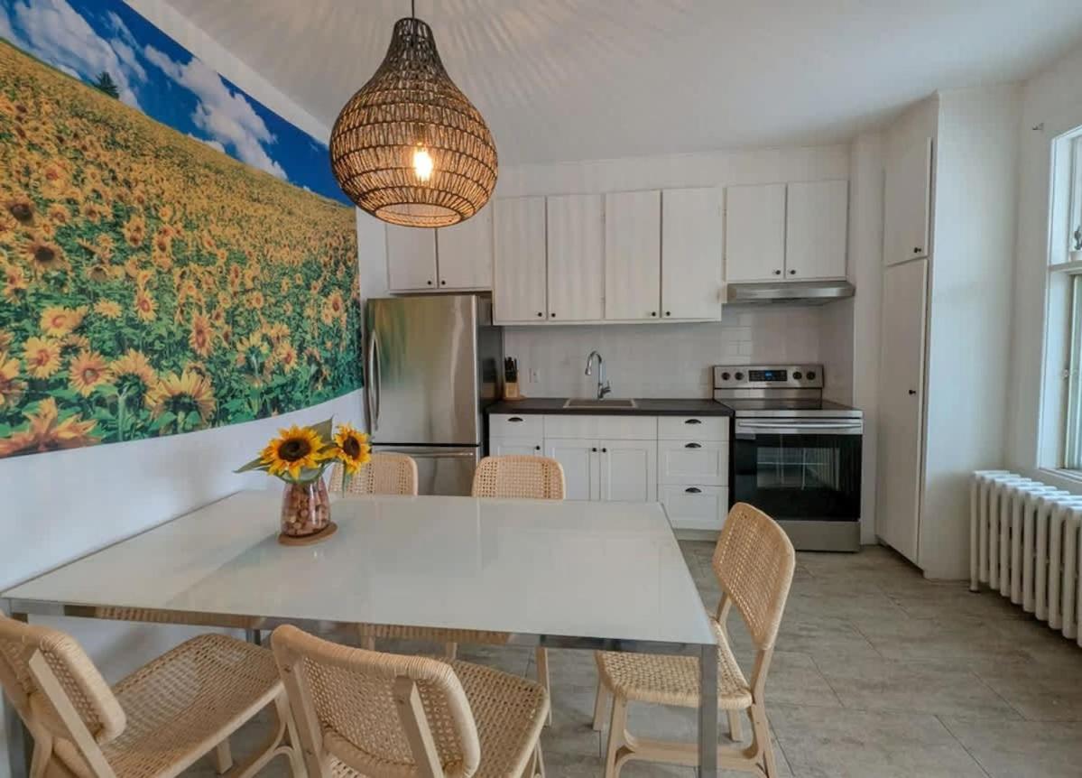 Central Limoilou 6 guests AC 2 Free Parking - B&B Québec