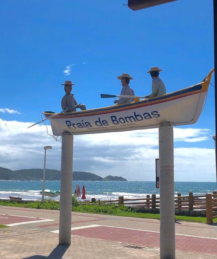 136 - Apartamento Vista Mar na Praia de Bombas - Chambres d’hôtes Bombinhas