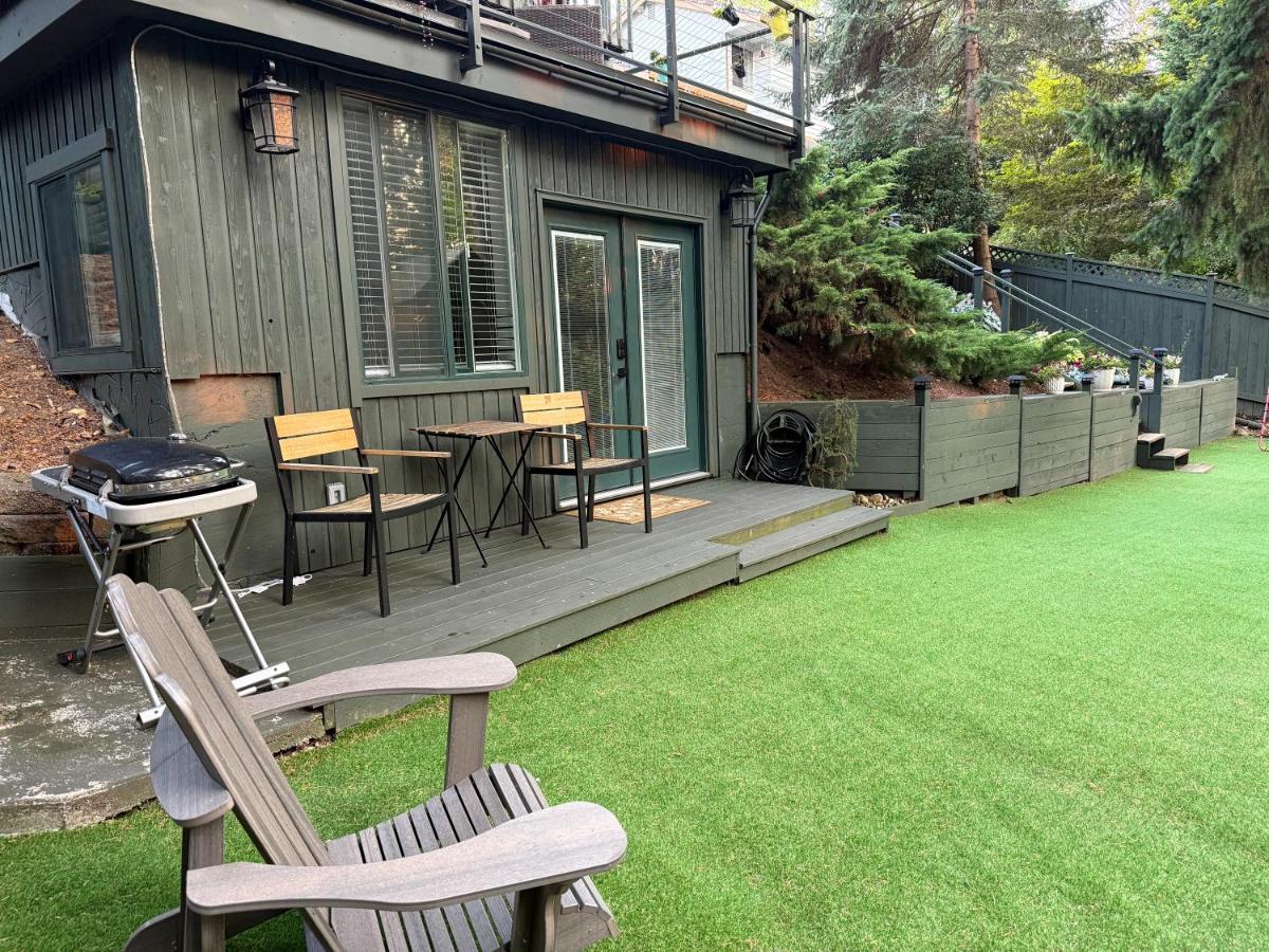 Beautiful place with a great location, free parking, WiFi & large TV. - B&B Federal Way