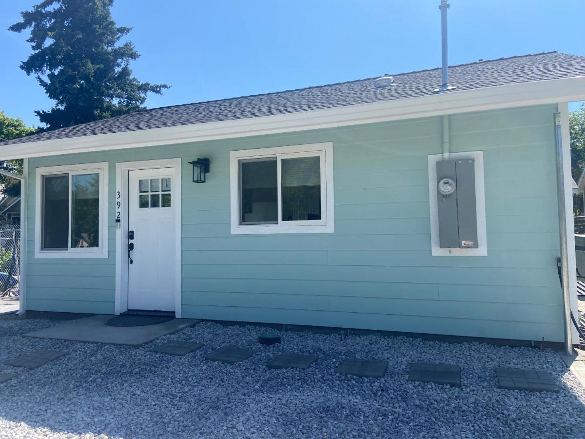 Newer Cozy Guest Cottage with Saltwater Spa! - Chambres d’hôtes Weed