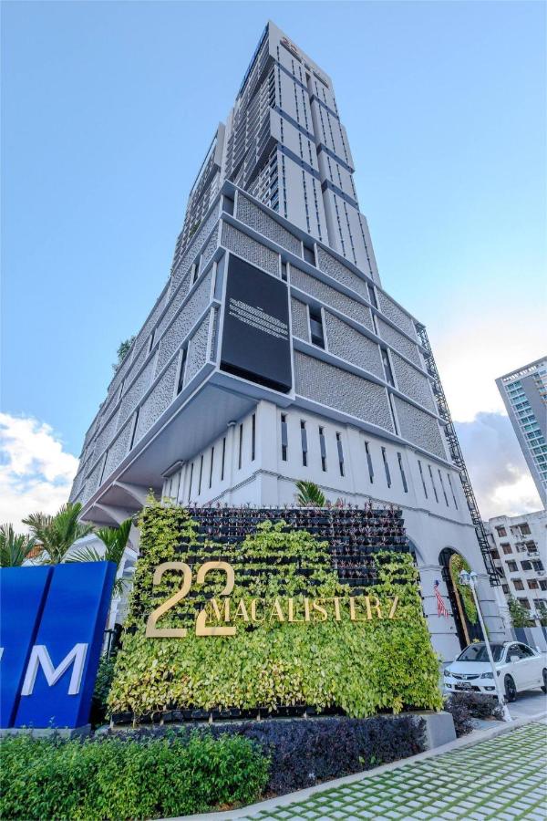 SkyPool at 22Macalisterz - Georgetown City Centre, 4pax by PG Home - Bed and Breakfast George Town