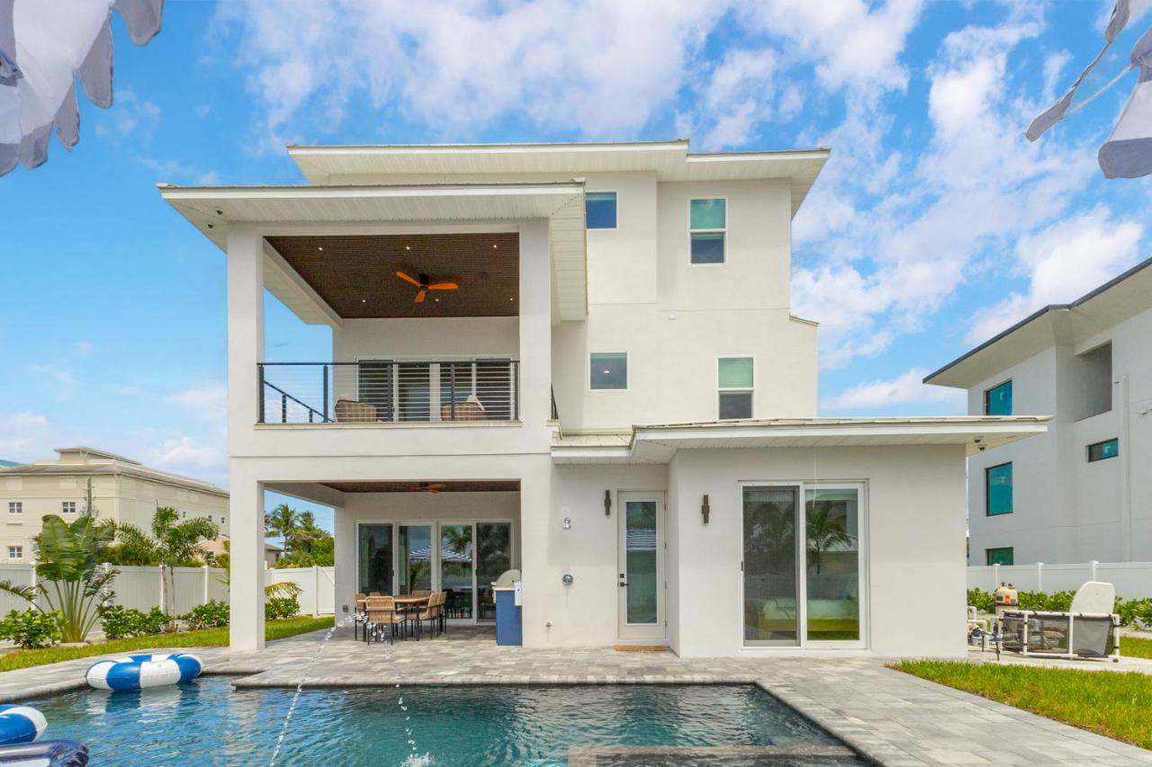 Luxury Cocoa Beach Oceanview Beach House Heated Private Pool, Spa & Beach Access Sleeps 12 - B&B Cocoa Beach