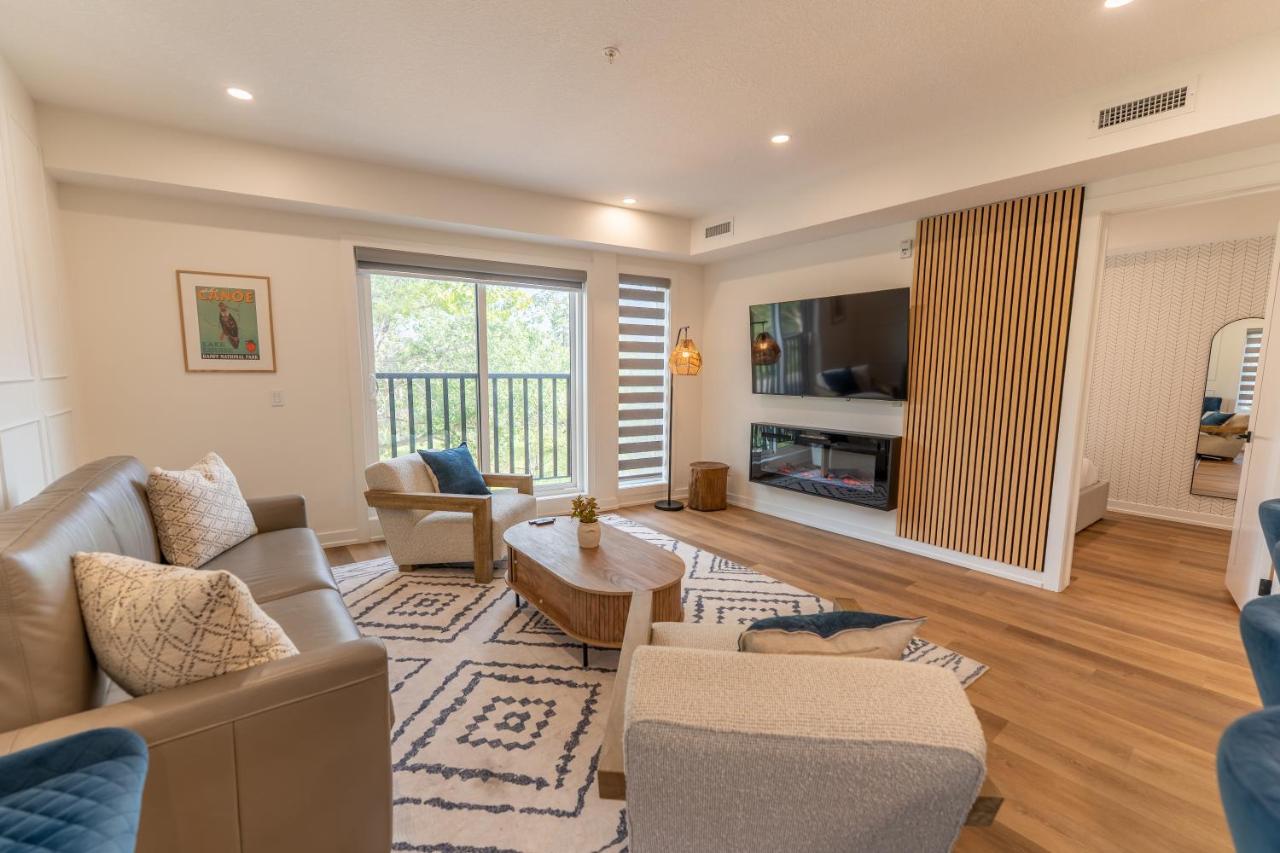 Rooftop Hot Tubs 2Bd 2Ba Corner Unit w Views - B&B Canmore