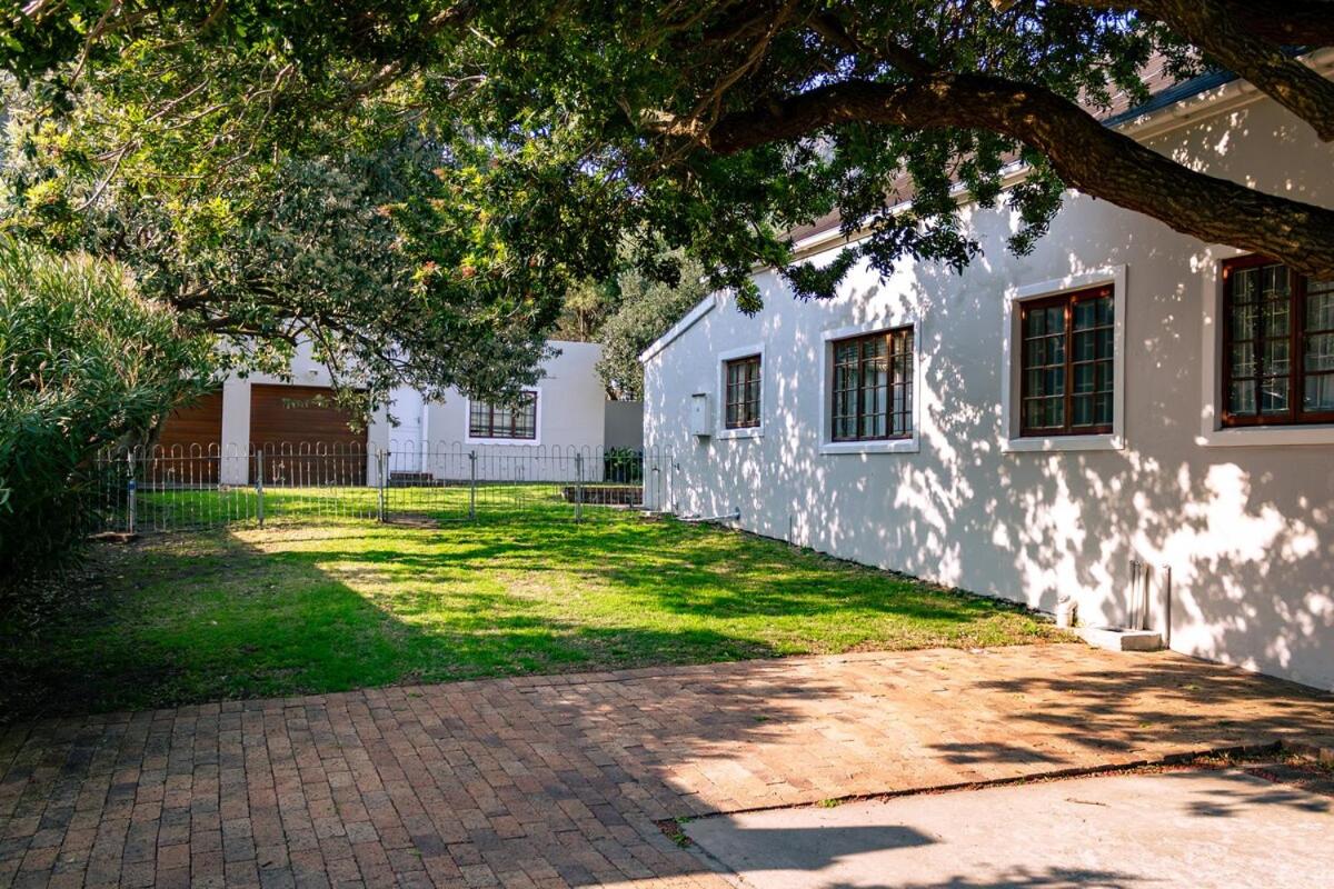 Mountainside Family Beach House - Pet Friendly - B&B Hermanus