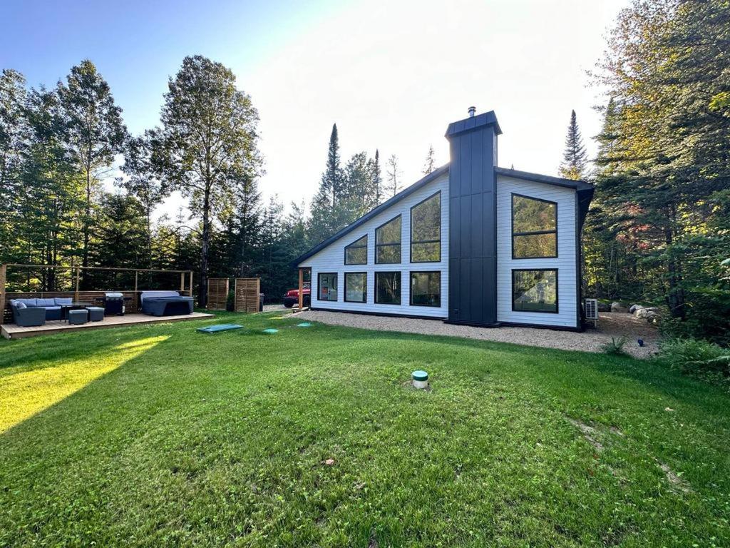 Spa River Pool Table - Chalet Ombre & Lumiere - B&B Entrelacs