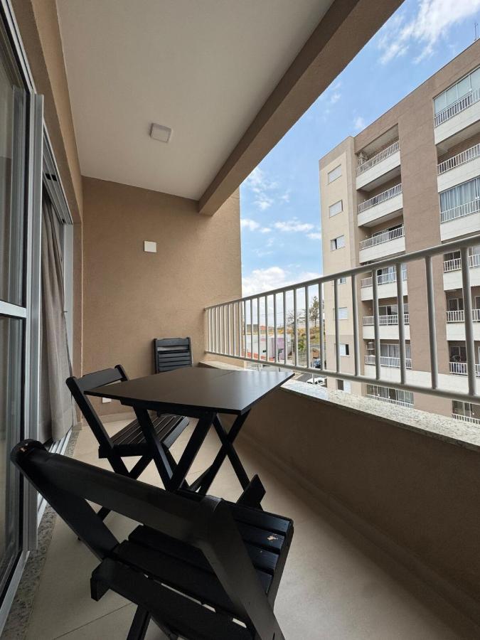 Apt 53 Bela Vista com garagem coberta e 2 quartos - Bed and Breakfast Espírito Santo do Pinhal