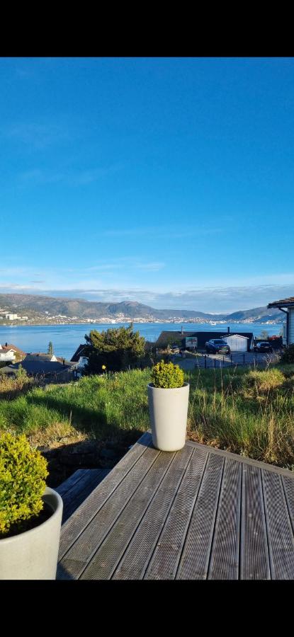 Charming family house with beautiful views! - Ferienwohnung Ask