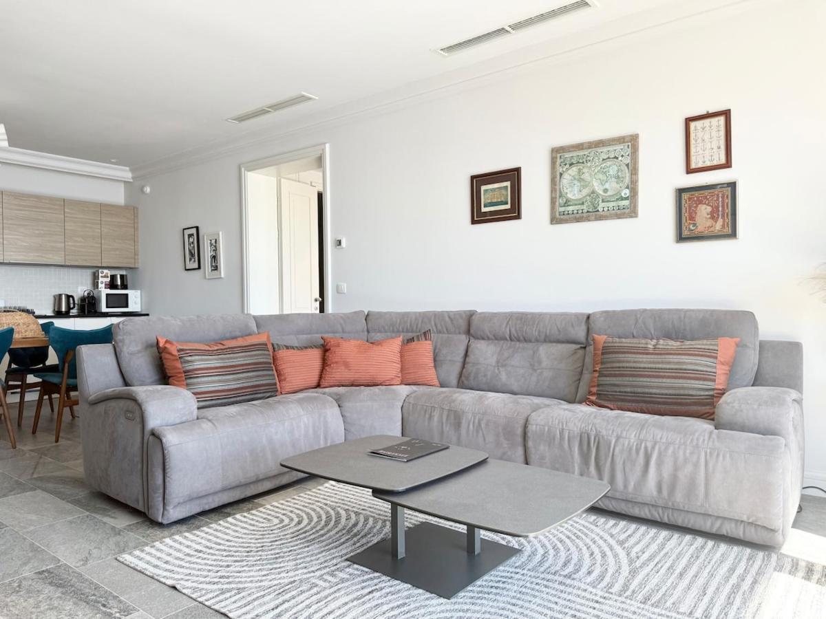 First Line Three Bedroom Apartment - Lustica Bay - B&B Radovići