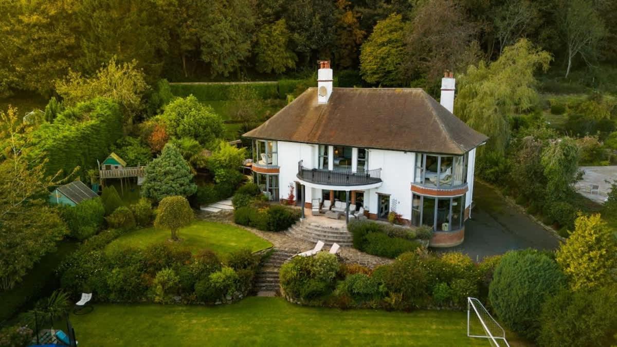 Hawkwood Court - with Hot Tub, Cinema, Gym, Games Room & Outdoor Kitchen - Ferienwohnung Scarborough