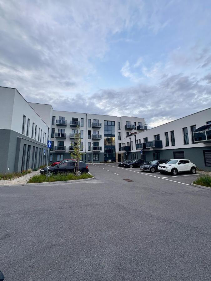 Moderný apartmán so súkromnou terasou v centre Banskej Bystrice - Ferienwohnung Neusohl