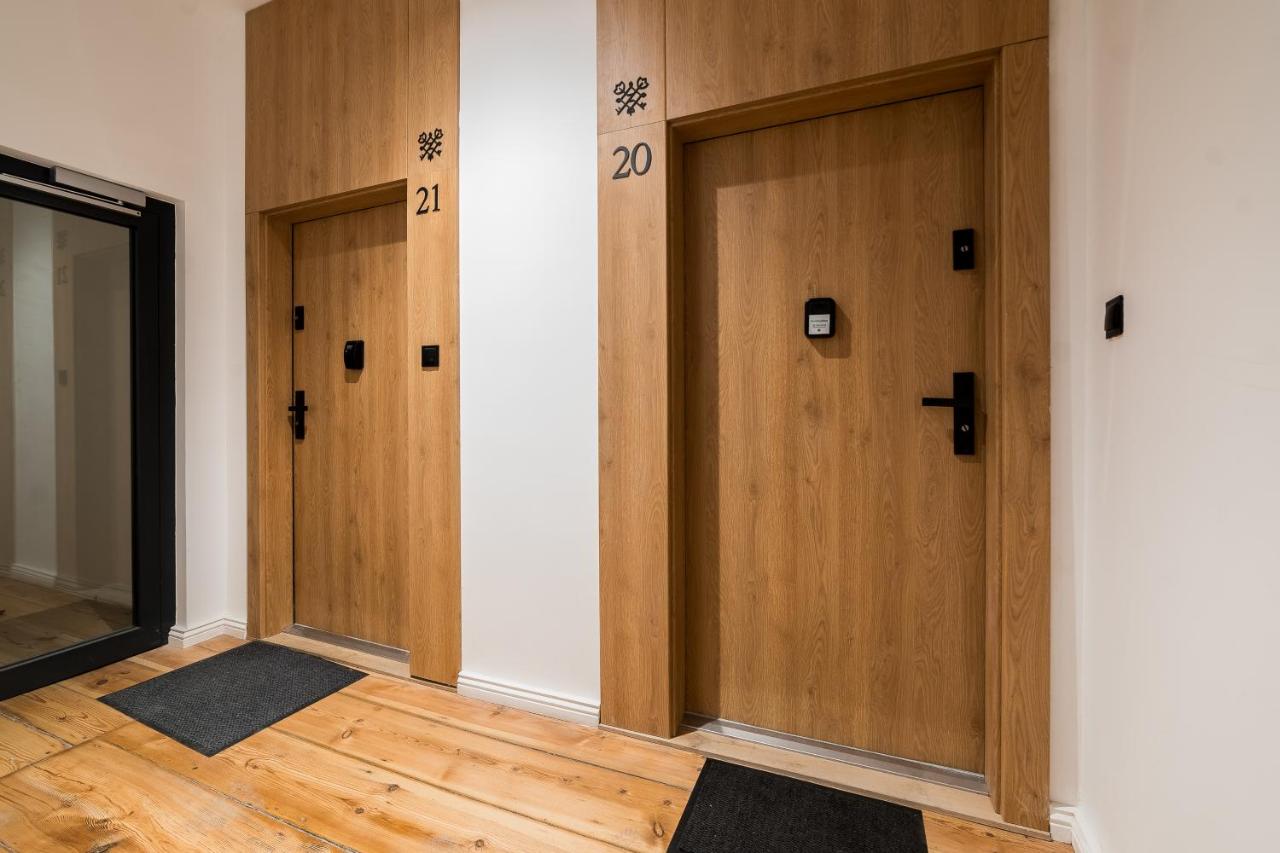 Zielona Harmony Apartment by BookingHost - B&B Poznań