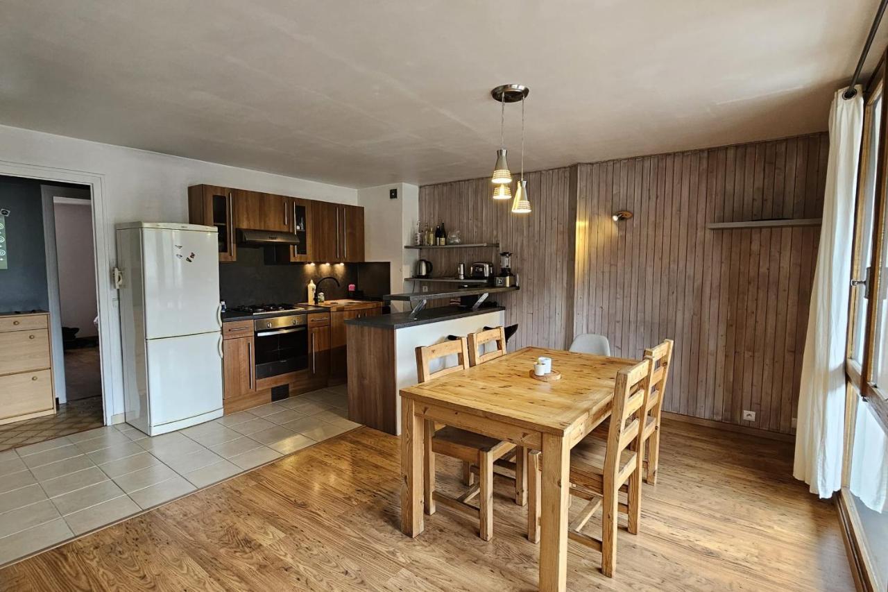 2-bedroom apartment on the village square - B&B Saint-Jean-de-Sixt