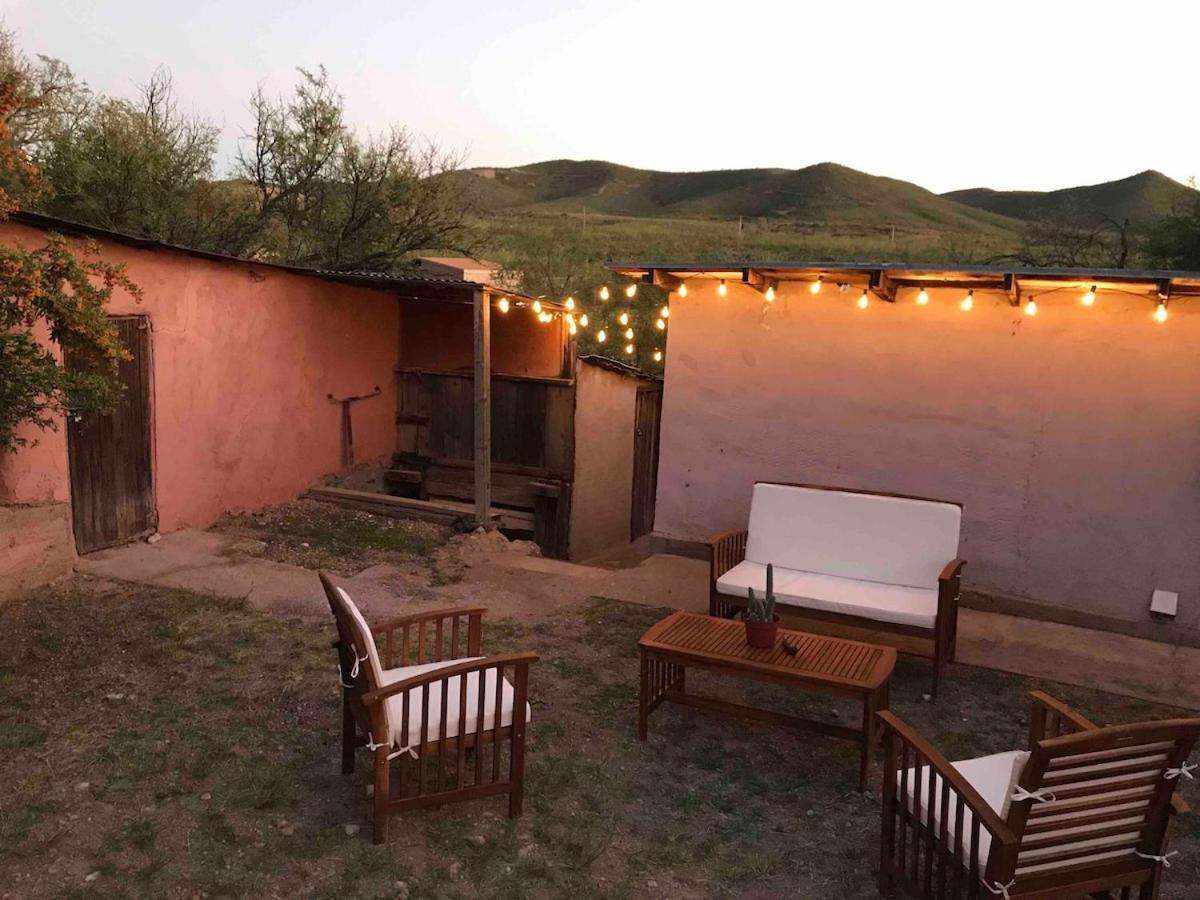 1900s Miner's cabin behind Tombstone Brewery - B&B Tombstone