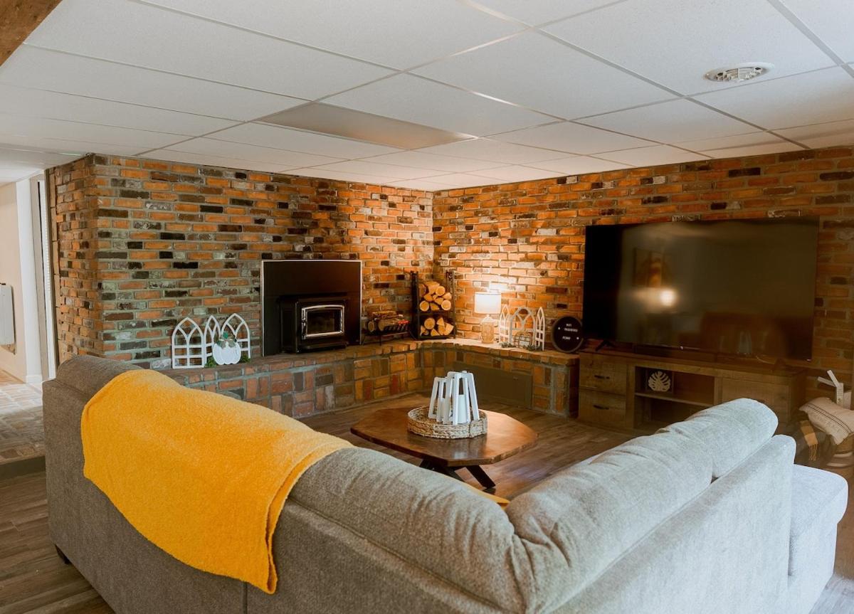 Terrace Lodge 2 bedroom apt with private indoor pool and forest views - B&B Clarion