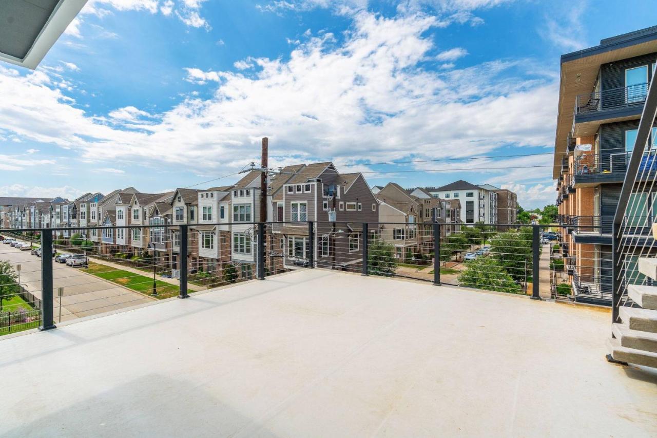 Luxurious 5 BD 5 BA Home|Rooftop + Hot tub + Grill - B&B Dallas