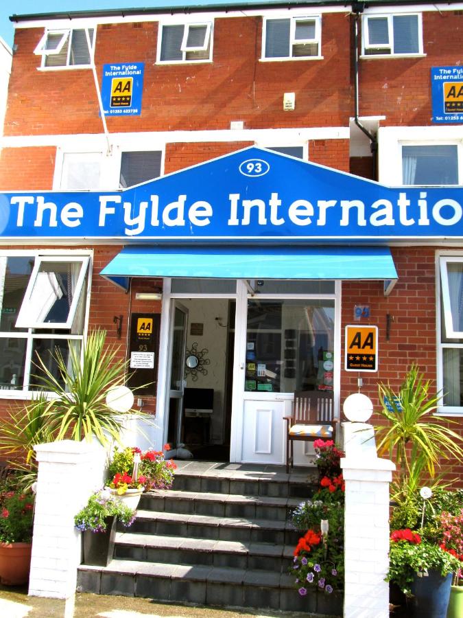 B&B Blackpool - The Fylde International Guest House - Bed and Breakfast Blackpool