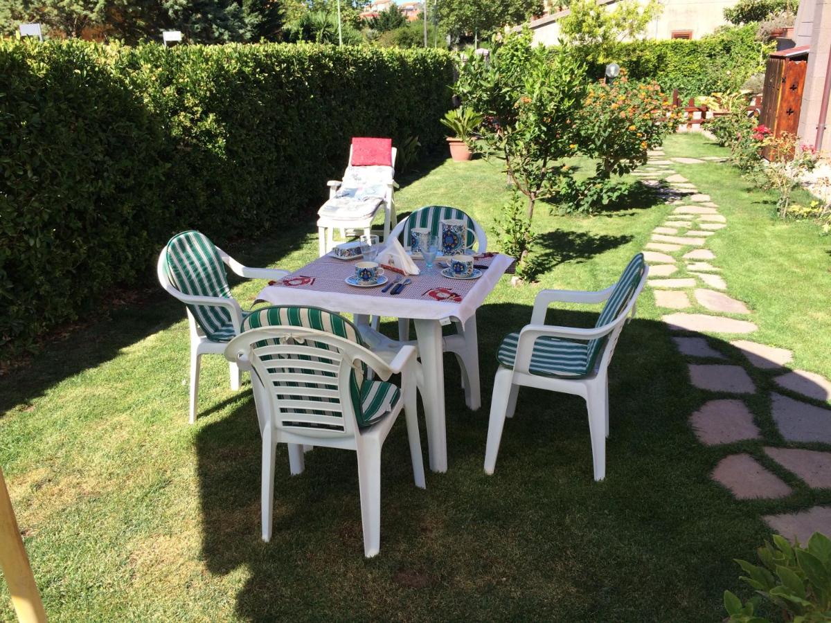 Kamer met Kingsize Bed en Uitzicht op de Tuin