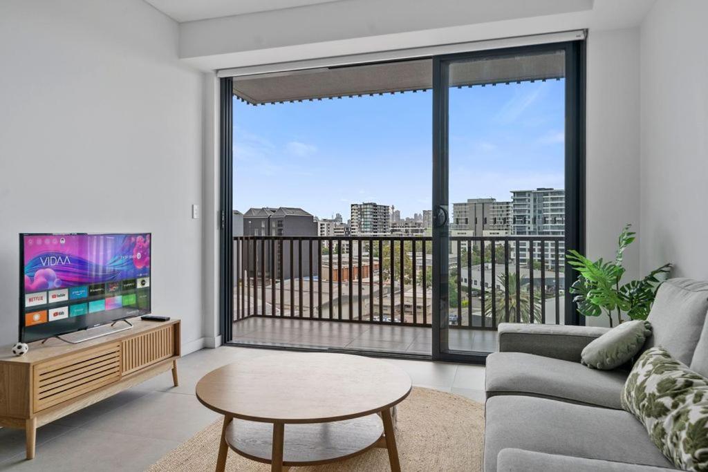 75R Stylish Abnb-Style One Bedroom Apartment in Rosebery, Parking - B&B Sídney
