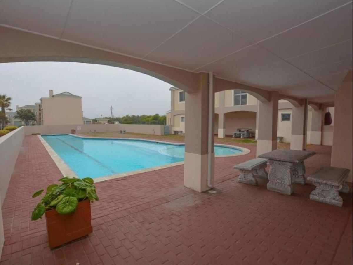 Big Bay Beach Club - B&B Big Bay