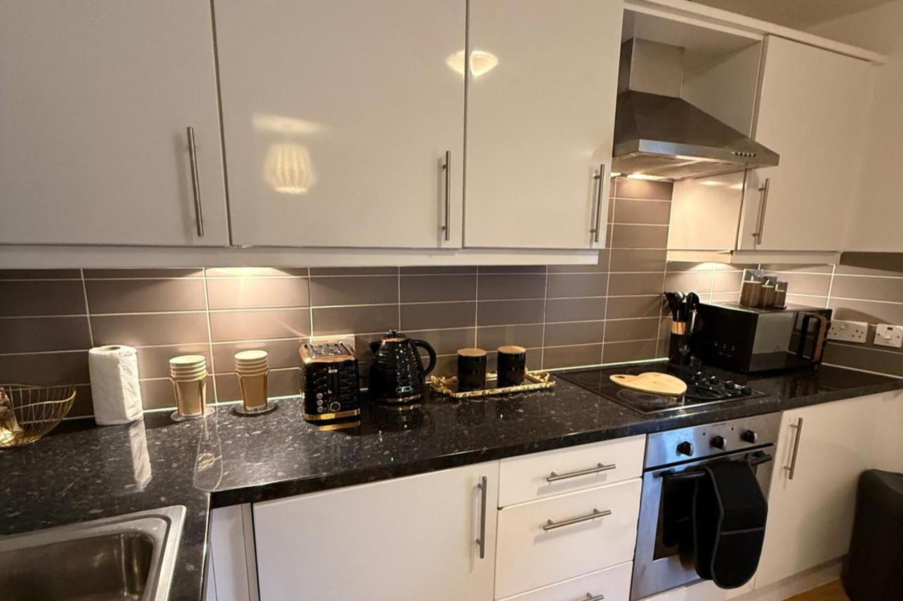 Flat - Sleeps 4 - Parking - Balcony - Pet friendly - B&B Sunderland