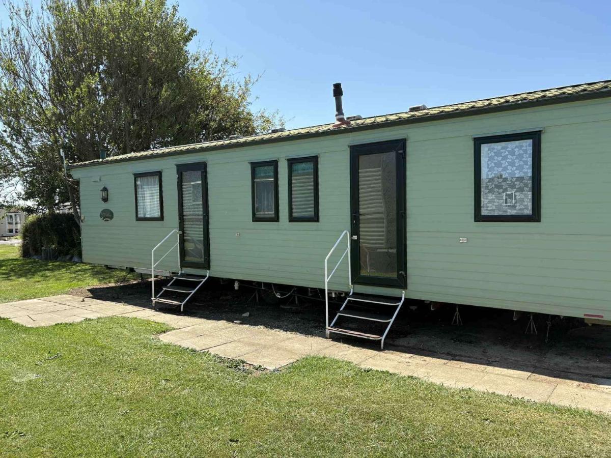 3 Bed Caravan - Sleeps 8 - Pets - Garden - Parking - B&B Tunstall