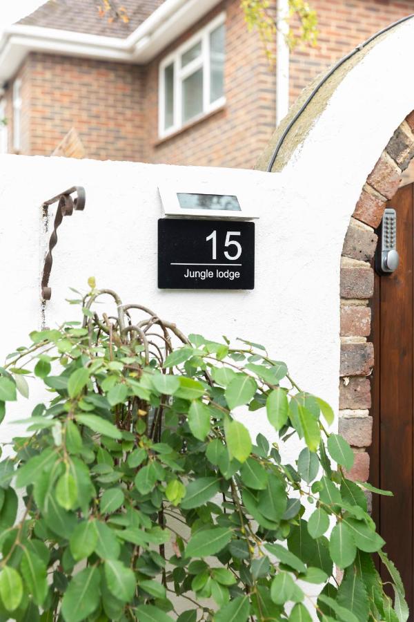 Jungle Lodge - B&B Rustington