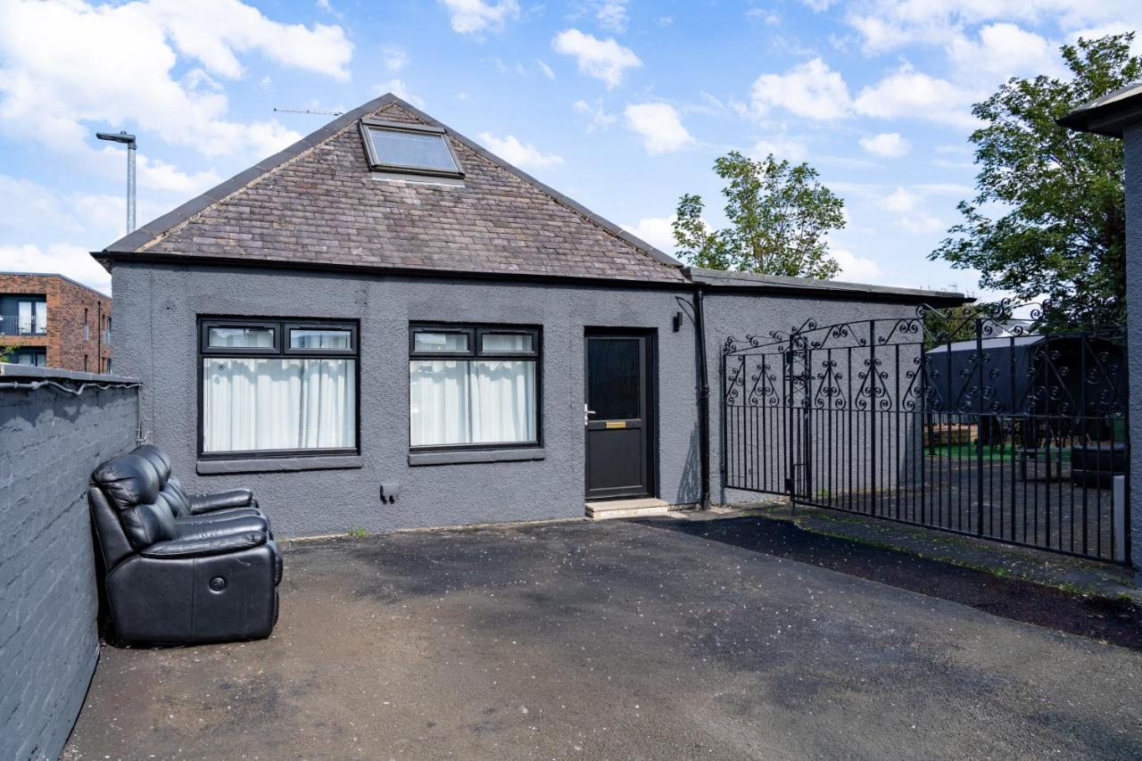 Elegant 1BD, Gym, Parking, Bus to Airport, Sleeps4 - Bed and Breakfast Edinburgh