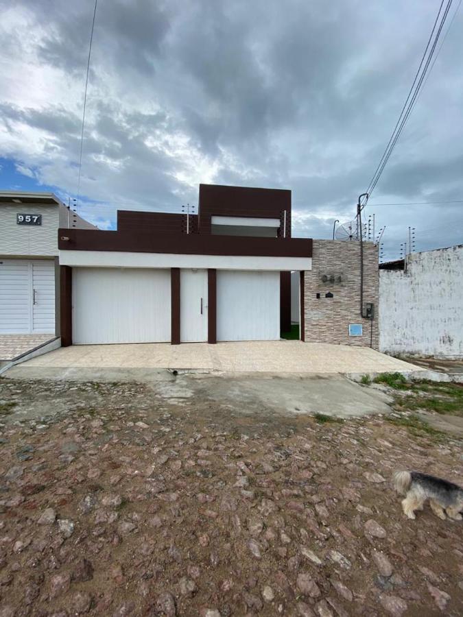 Seller House II - Ferienwohnung Sobral